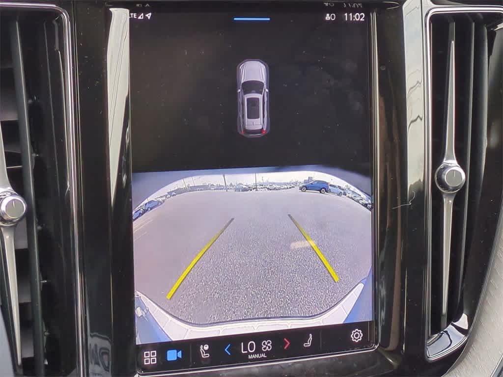 Thumbnail: 2025 Volvo XC60 - 30