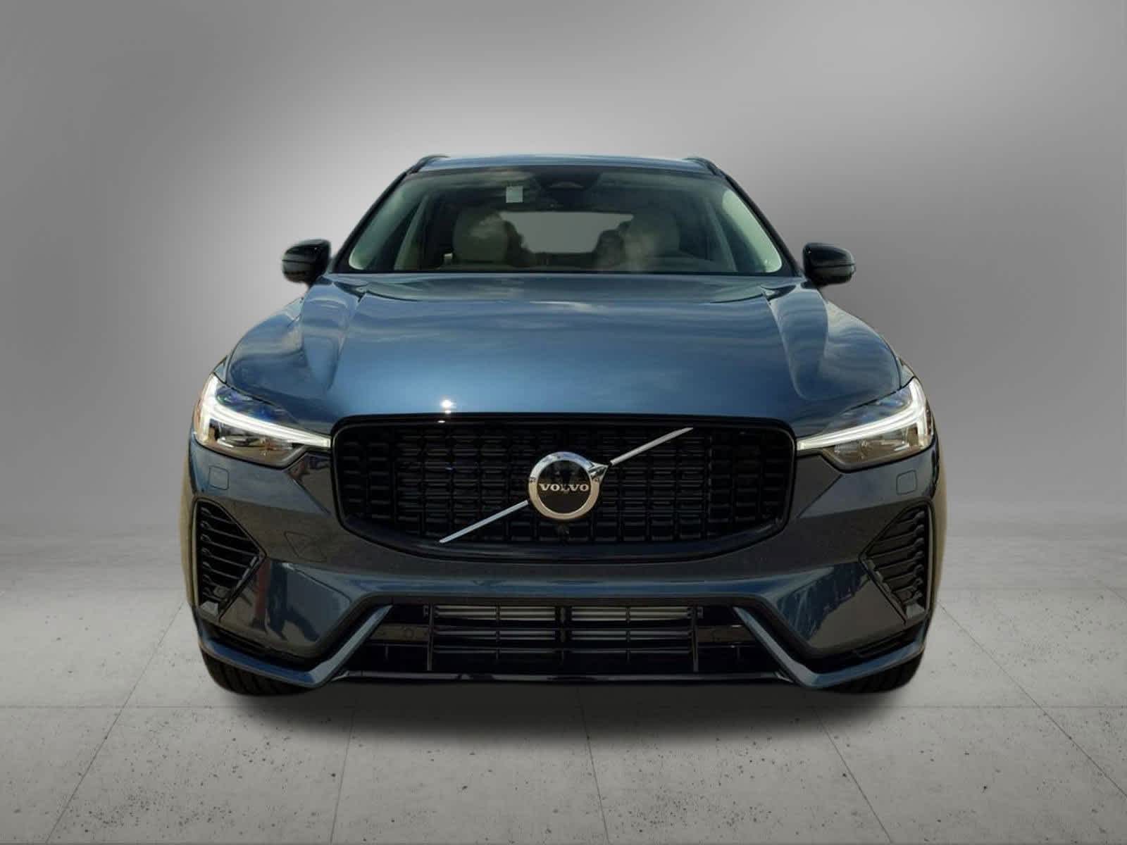 Thumbnail: 2025 Volvo XC60 - 9