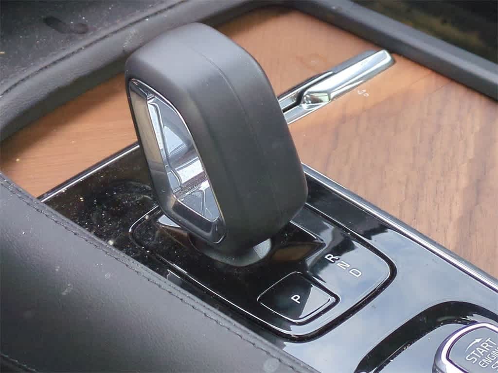 Thumbnail: 2025 Volvo XC90 - 32