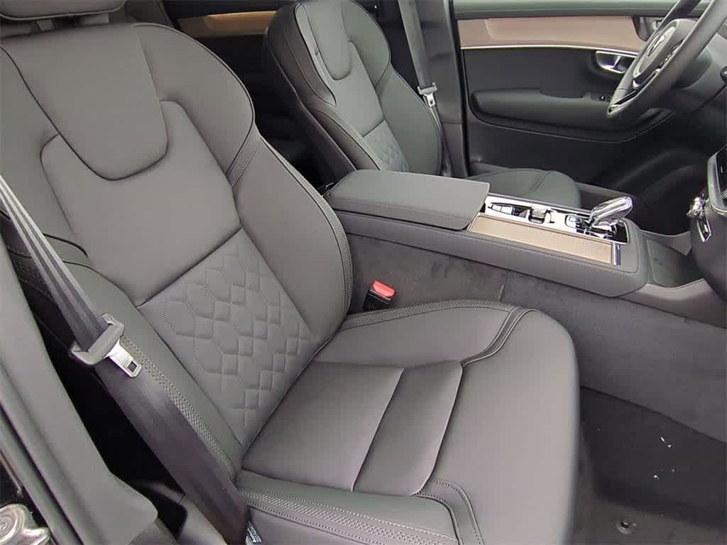 Thumbnail: 2026 Volvo XC90 - 21