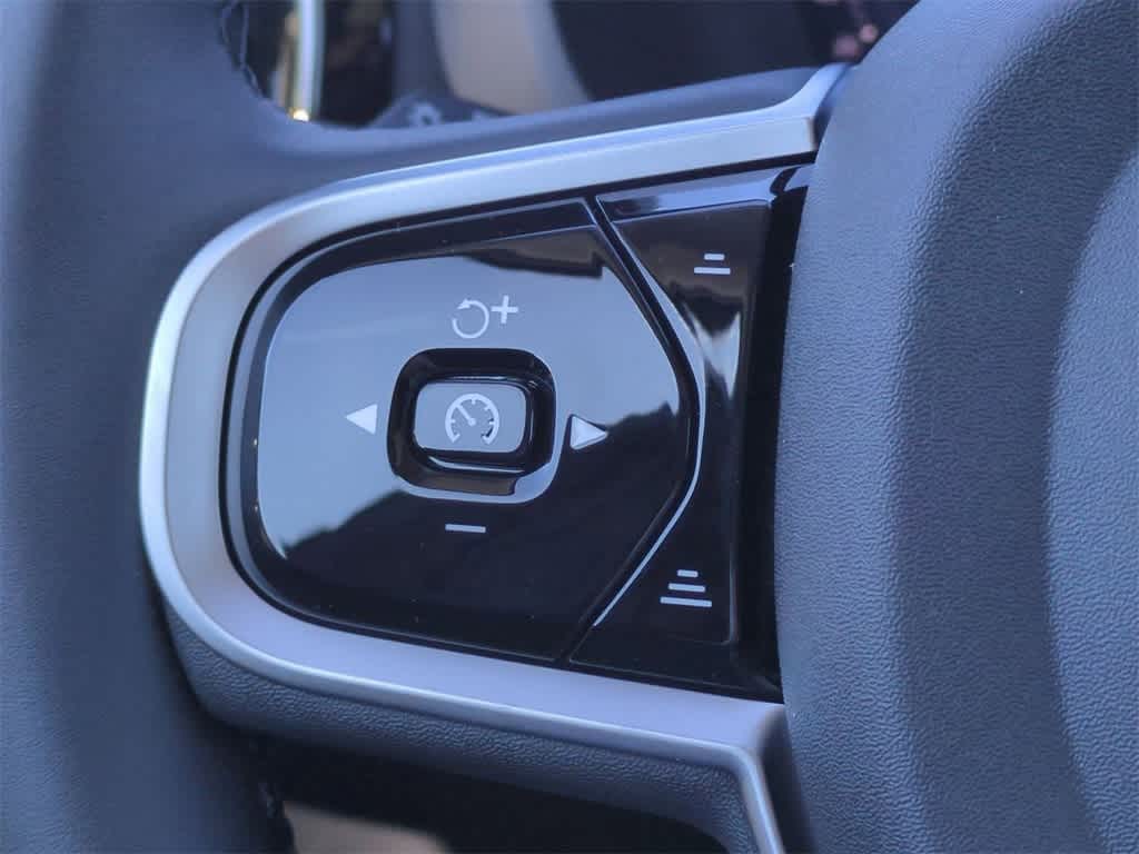 Thumbnail: 2026 Volvo XC60 - 24