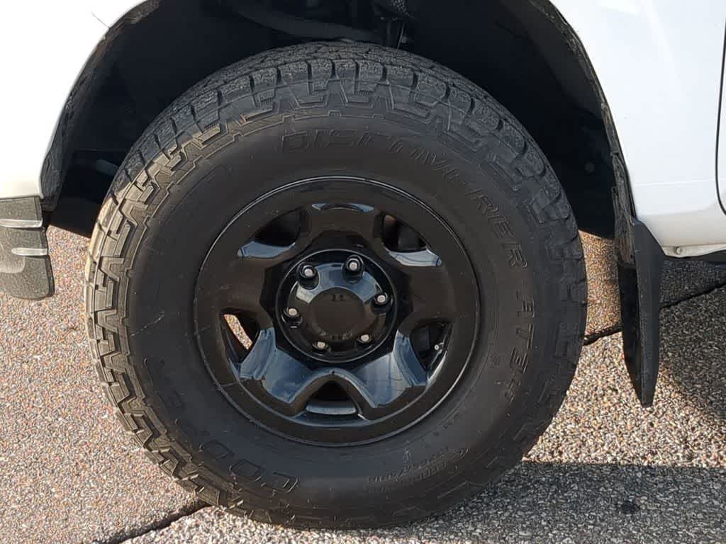 Thumbnail: 2019 Toyota Tacoma - 13