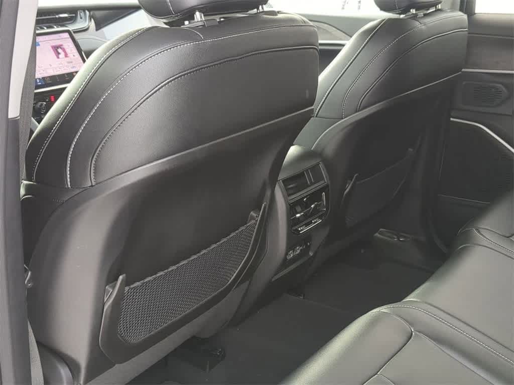 Thumbnail: 2024 Jeep Grand Cherokee - 17