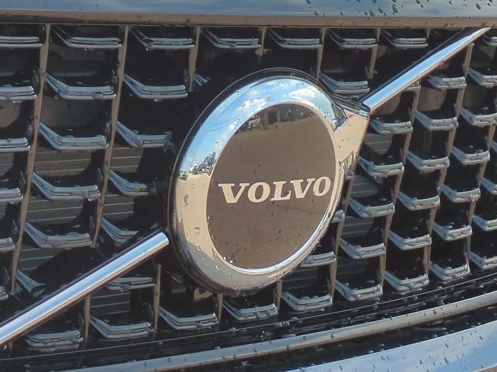 Thumbnail: 2026 Volvo XC40 - 10