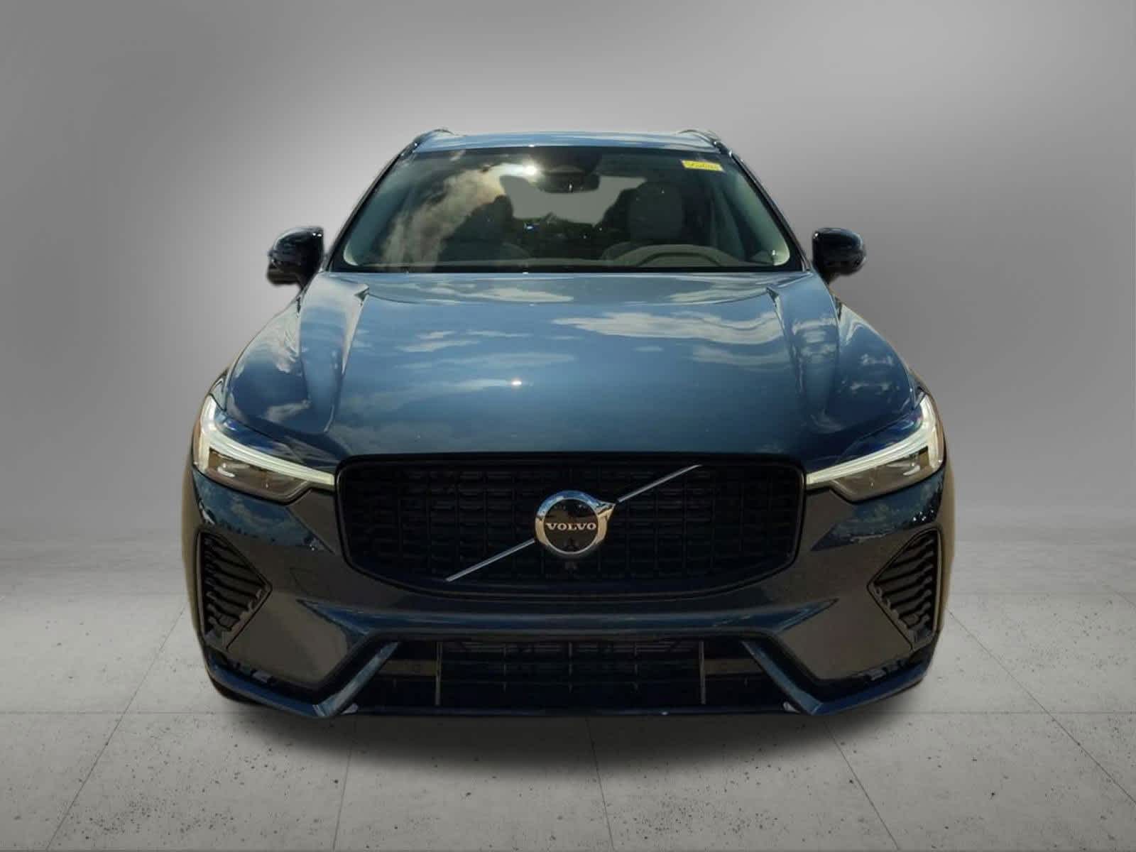 Thumbnail: 2025 Volvo XC60 - 9