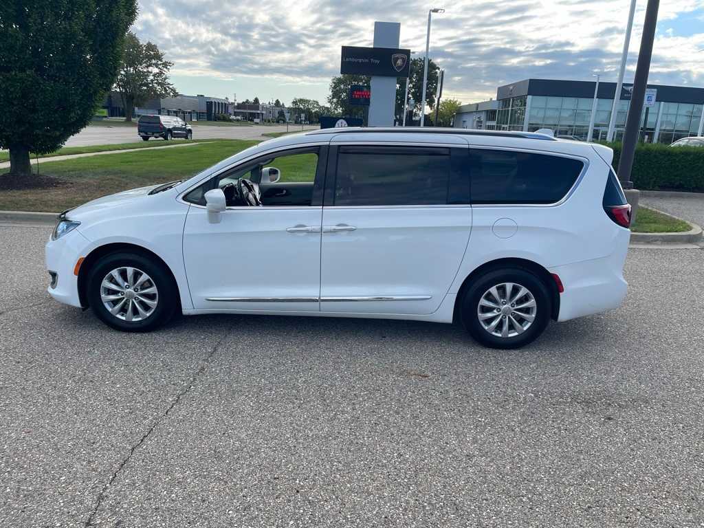 Thumbnail: 2019 Chrysler Pacifica - 2