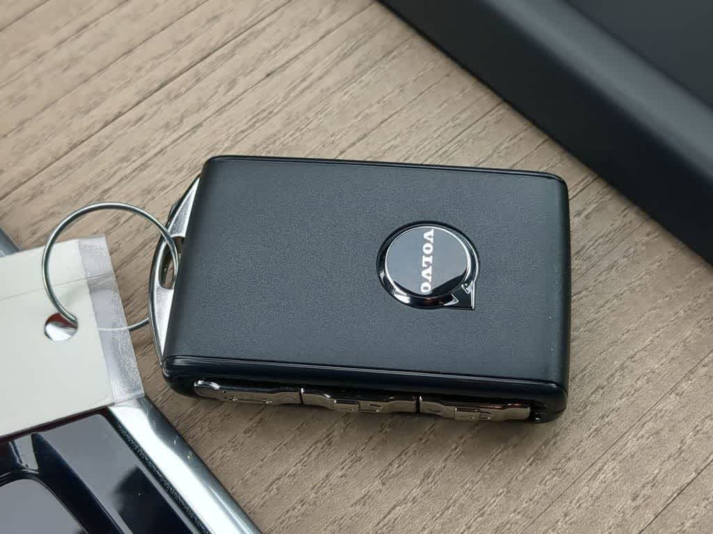 Thumbnail: 2026 Volvo XC60 - 33