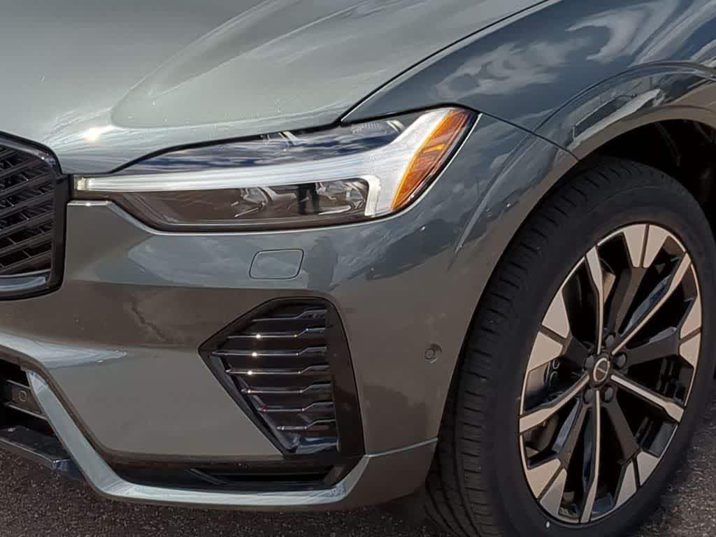 Thumbnail: 2026 Volvo XC60 - 10