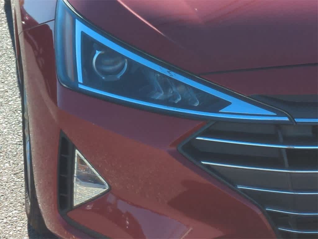 Thumbnail: 2019 Hyundai Elantra - 10
