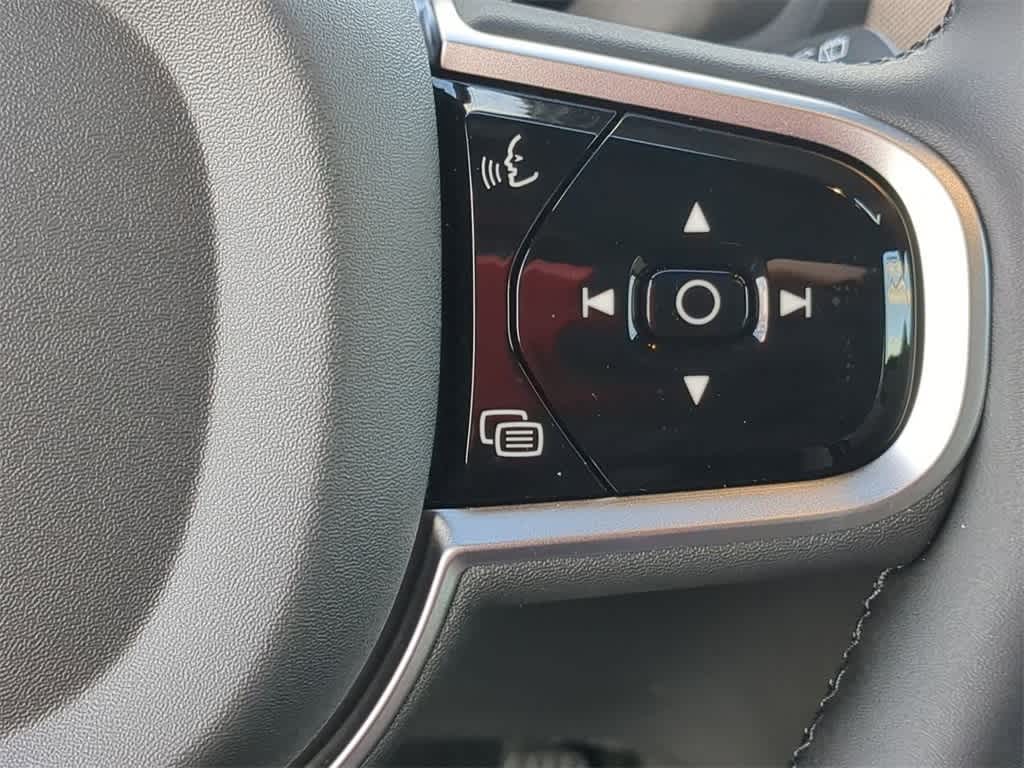 Thumbnail: 2026 Volvo XC90 - 25