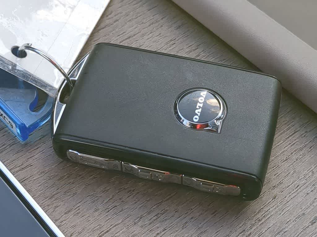 Thumbnail: 2026 Volvo XC90 - 32