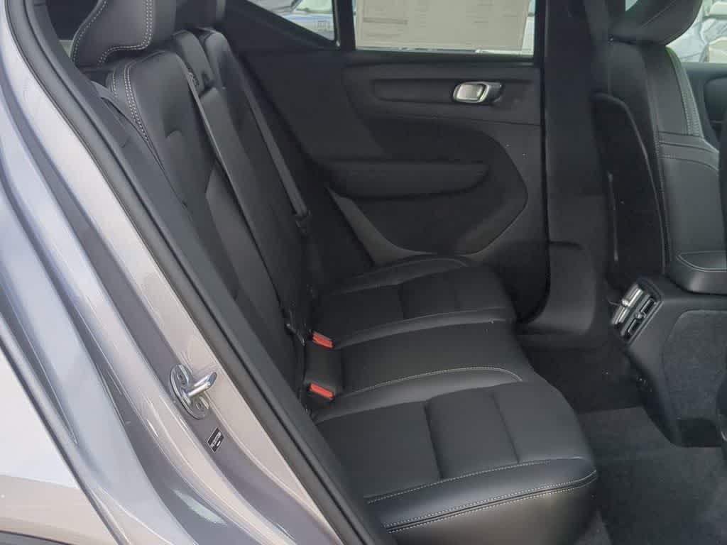 Thumbnail: 2026 Volvo XC40 - 19