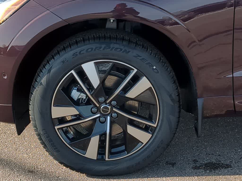 Thumbnail: 2026 Volvo XC60 - 13