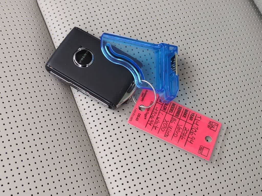 Thumbnail: 2026 Volvo XC90 - 33