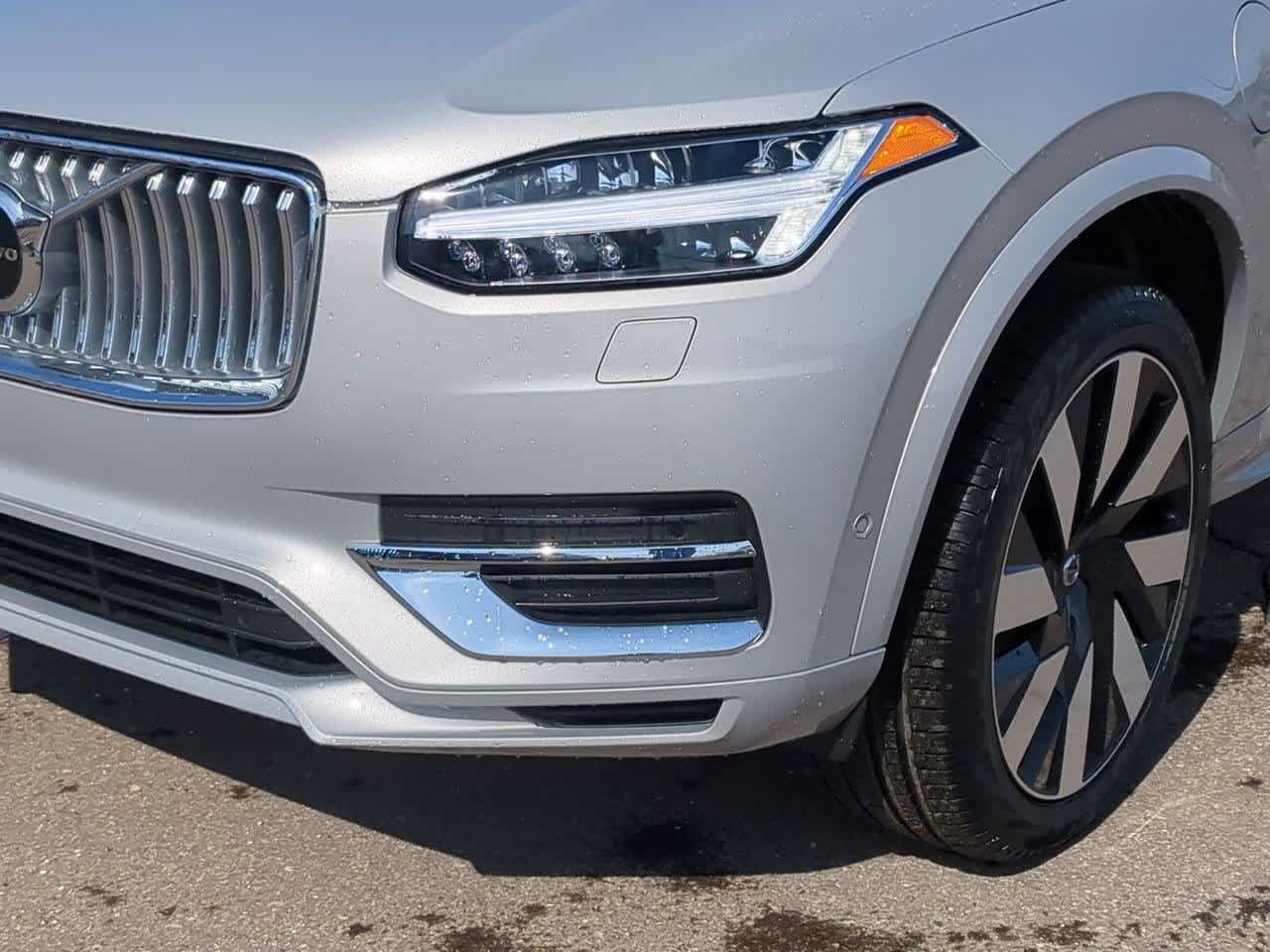 2025 Volvo XC90 T8 Plus 10