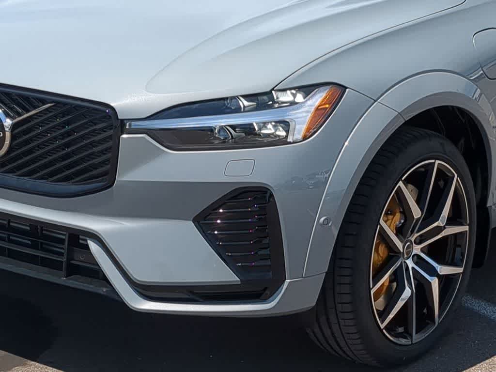 Thumbnail: 2026 Volvo XC60 - 10