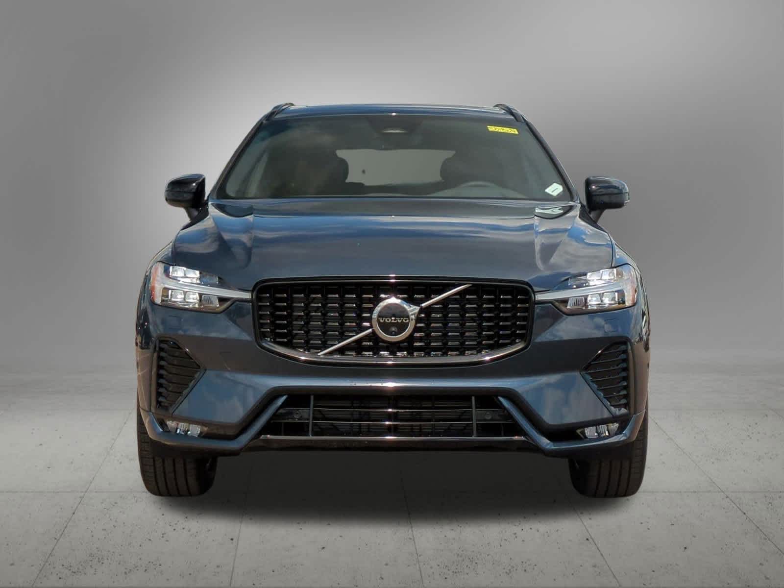 Thumbnail: 2025 Volvo XC60 - 9
