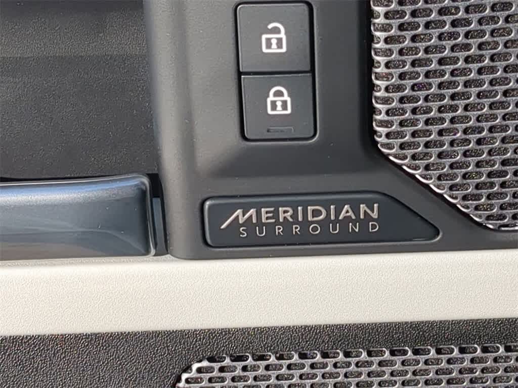 Thumbnail: 2022 Land Rover Defender - 29