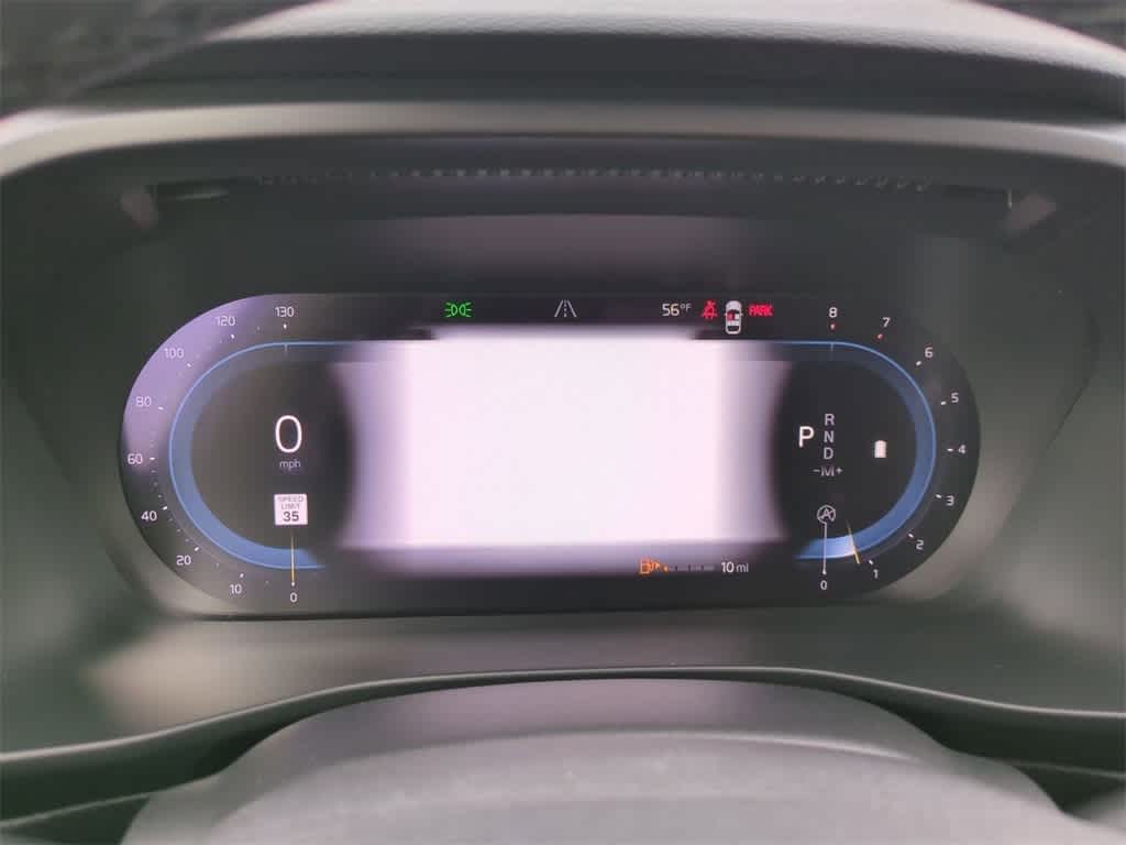 Thumbnail: 2023 Volvo XC40 - 25