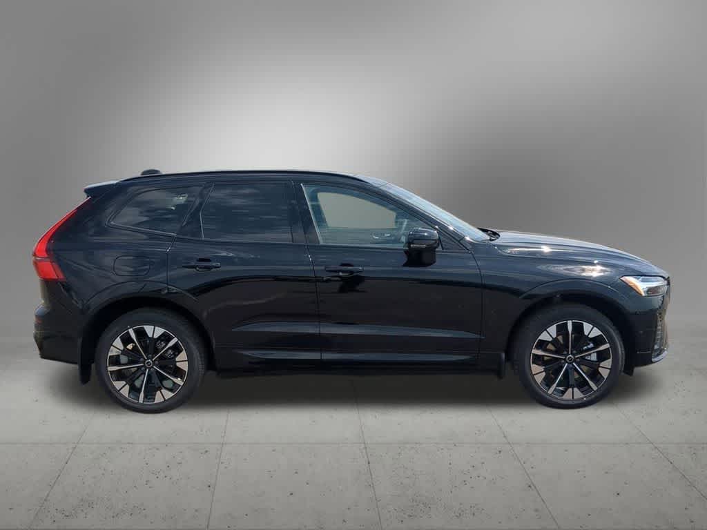 Thumbnail: 2026 Volvo XC60 - 7