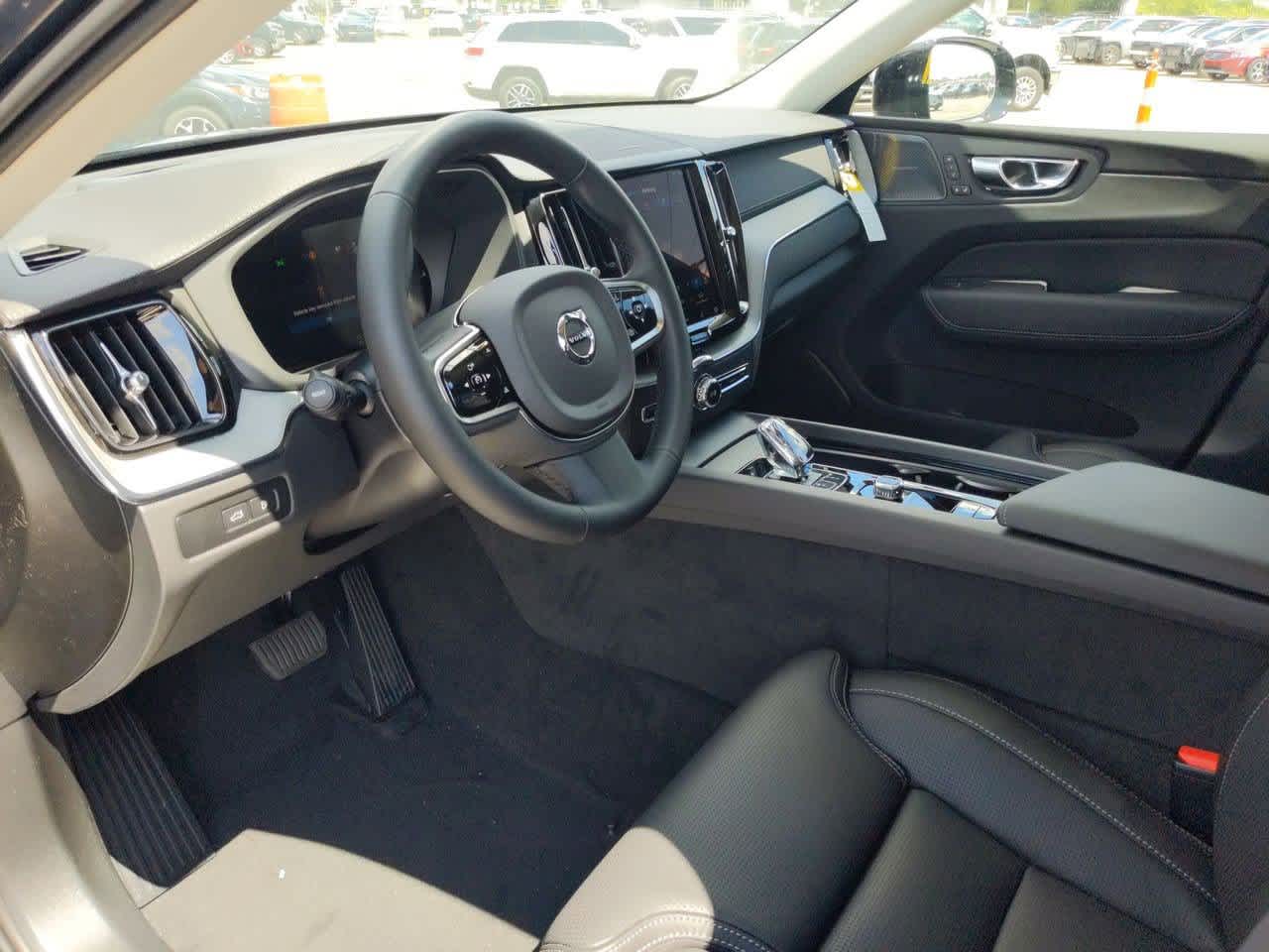 Thumbnail: 2025 Volvo XC60 - 2