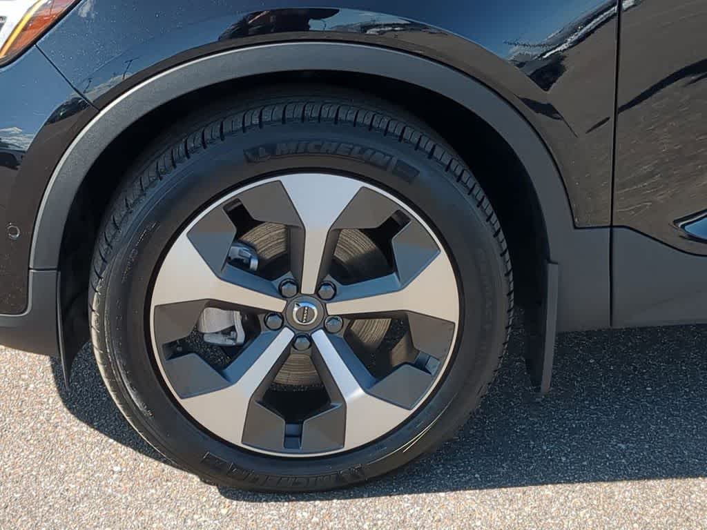 Thumbnail: 2026 Volvo XC40 - 13