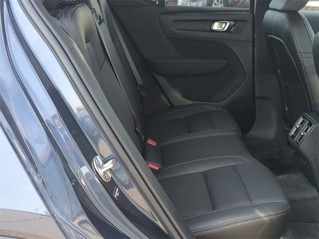 Thumbnail: 2026 Volvo XC40 - 19