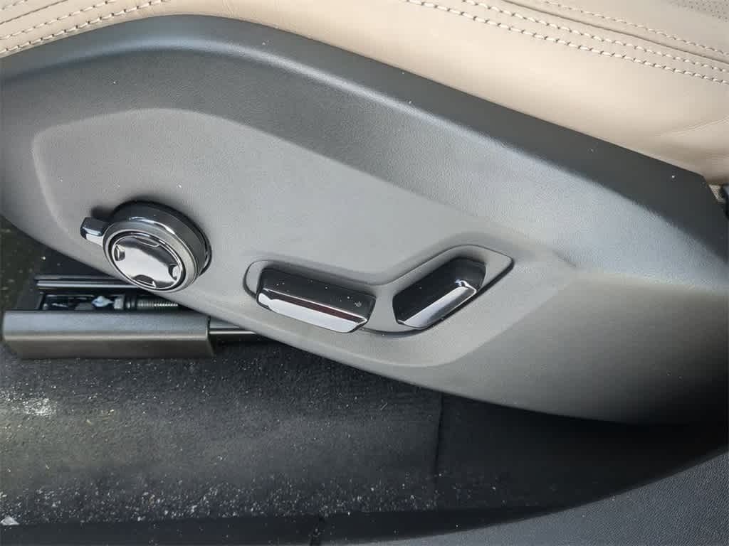 Thumbnail: 2026 Volvo XC90 - 9