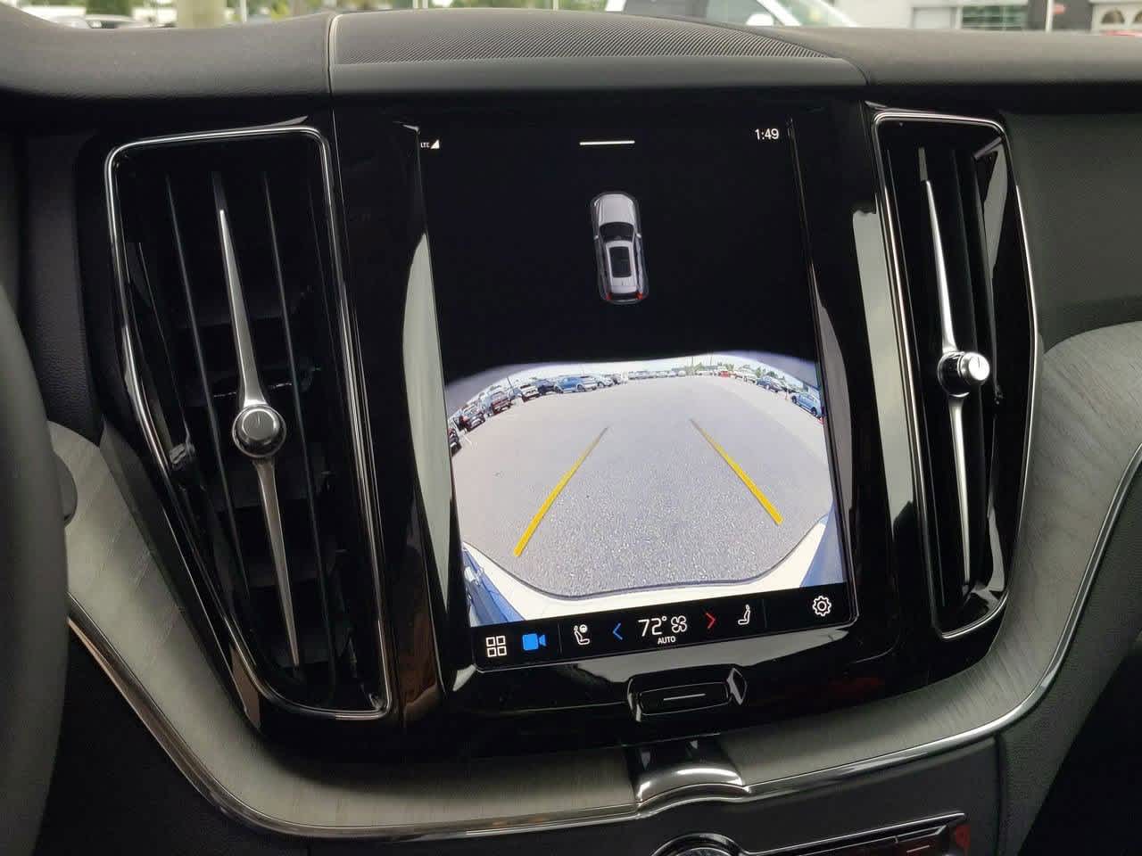 Thumbnail: 2025 Volvo XC60 - 22