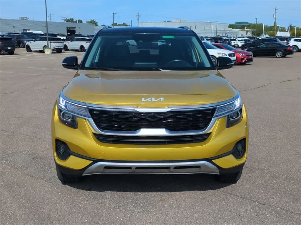 Thumbnail: 2022 Kia Seltos - 9
