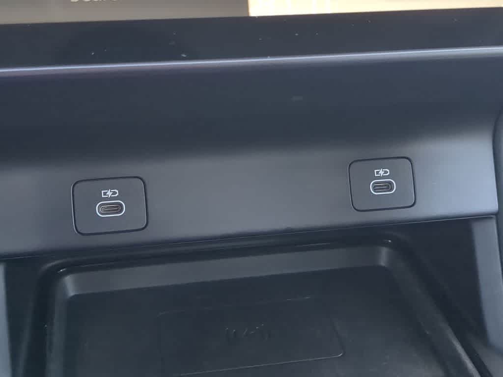 Thumbnail: 2024 Land Rover Discovery Sport - 30