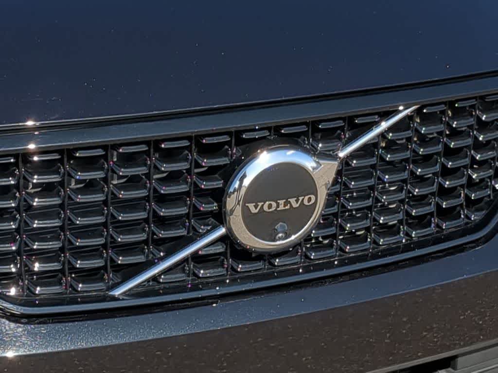 Thumbnail: 2026 Volvo XC40 - 11