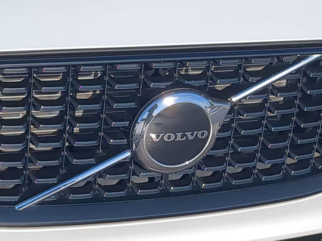 Thumbnail: 2025 Volvo XC60 - 11