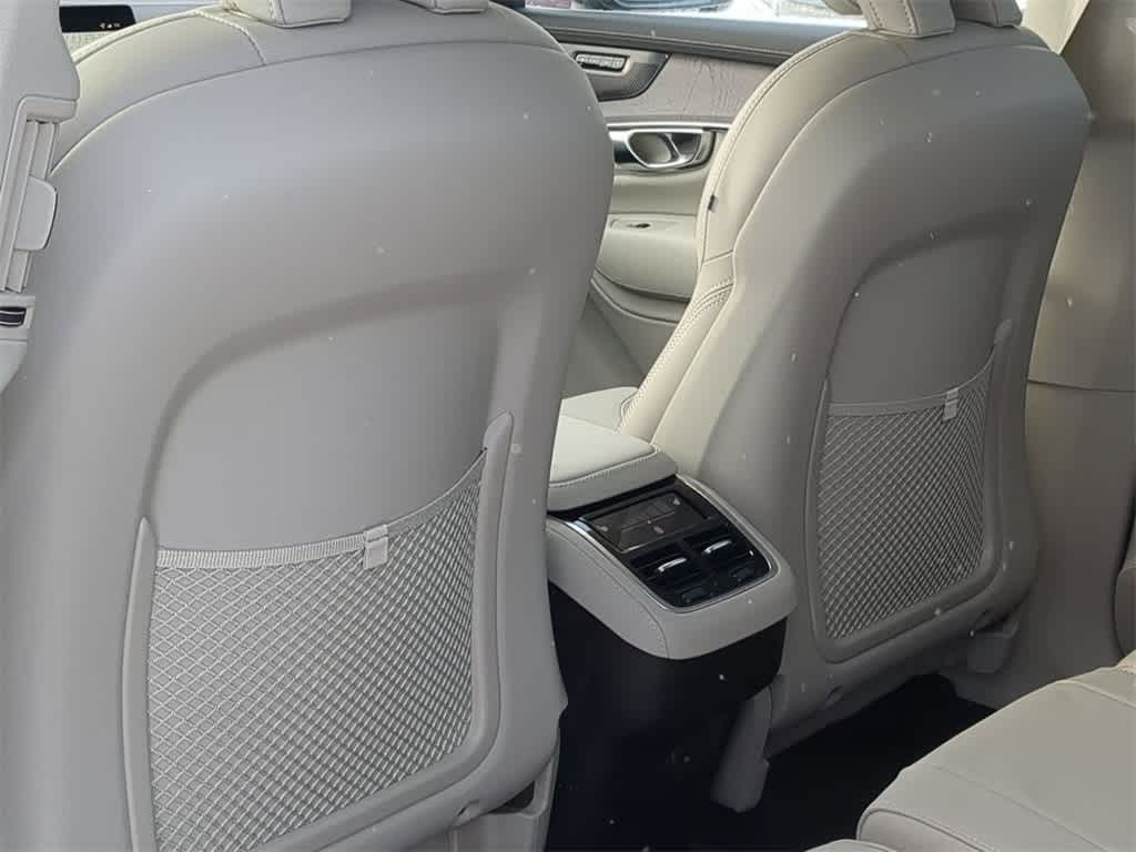 Thumbnail: 2026 Volvo XC90 - 10