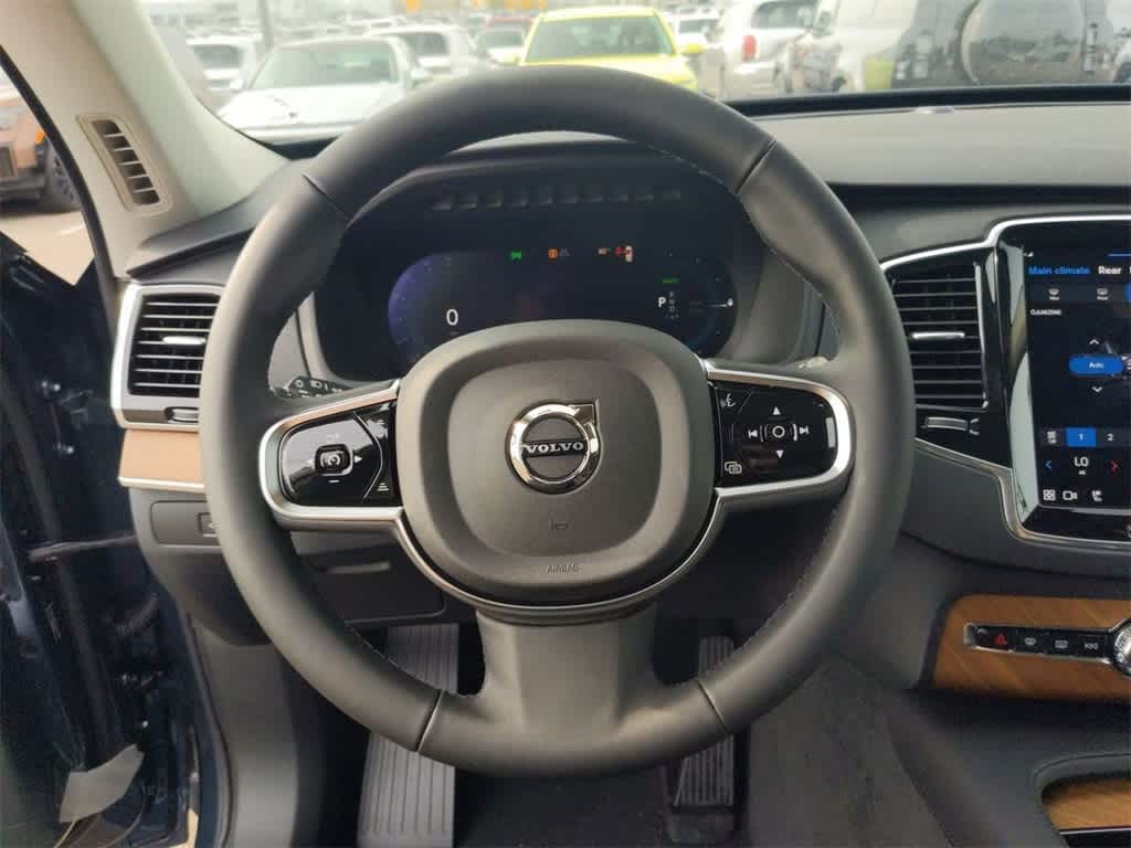 Thumbnail: 2025 Volvo XC90 - 20