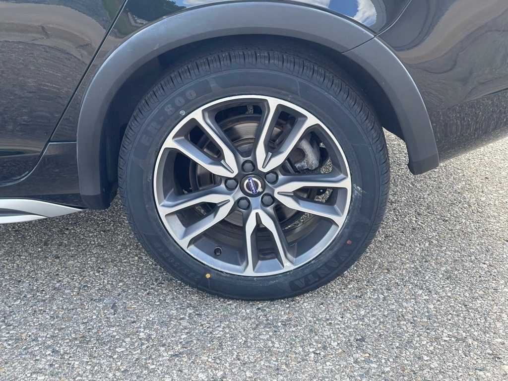 Thumbnail: 2018 Volvo S60 - 15