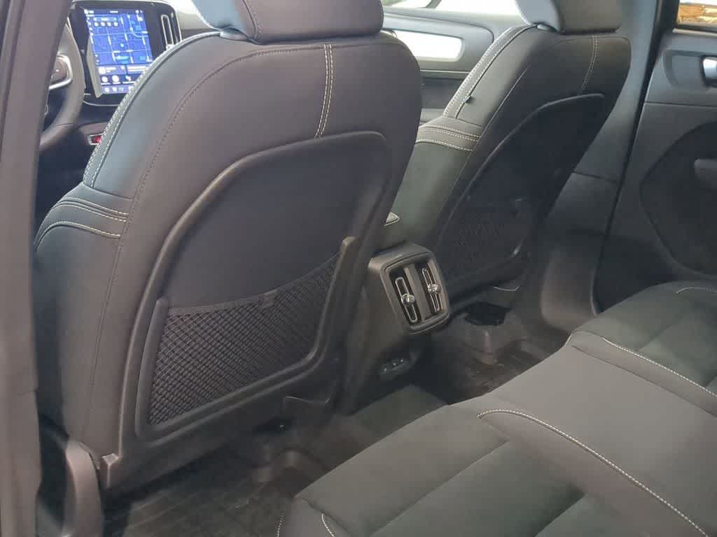 Thumbnail: 2026 Volvo XC40 - 17