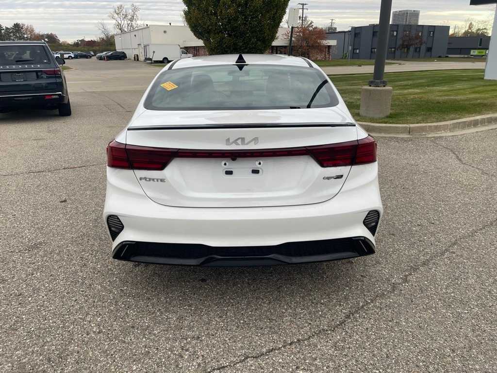 Thumbnail: 2024 Kia Forte - 4