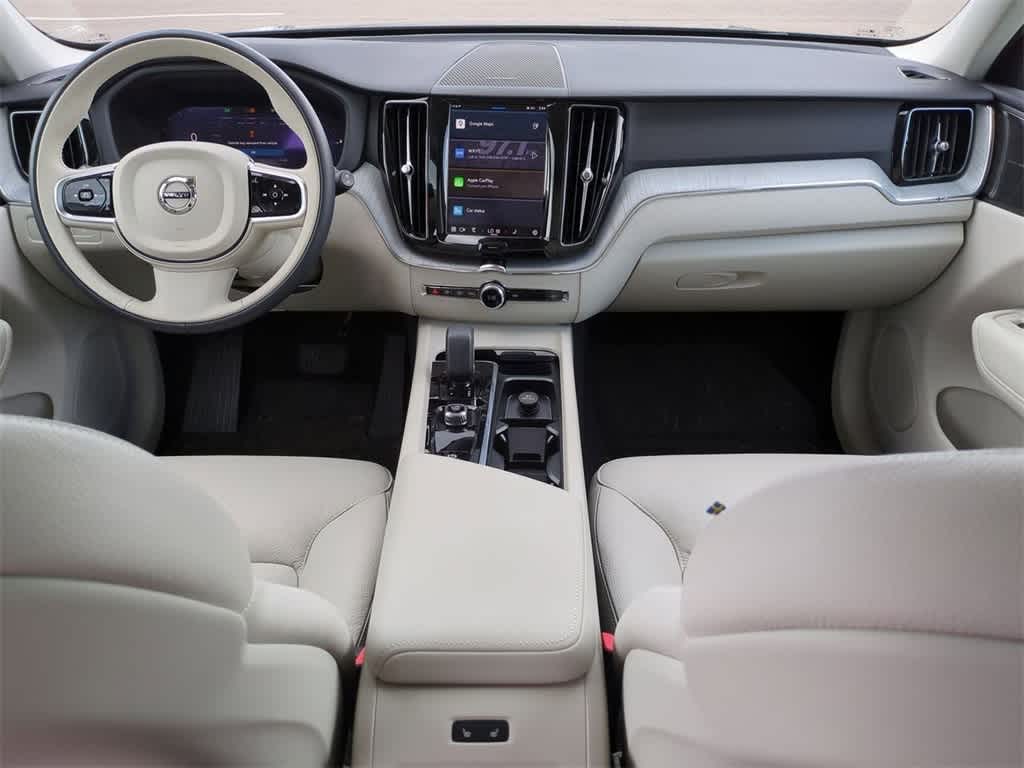 Thumbnail: 2025 Volvo XC60 - 13