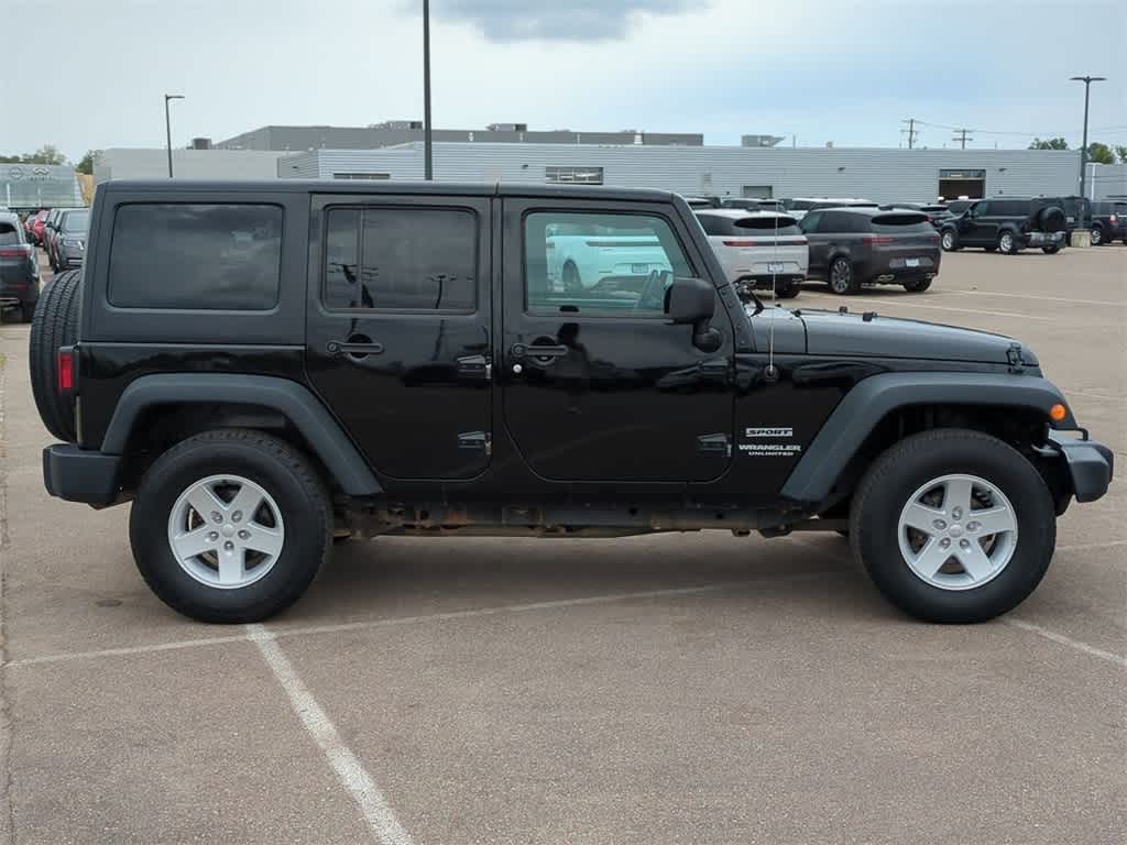 Thumbnail: 2017 Jeep Wrangler - 7