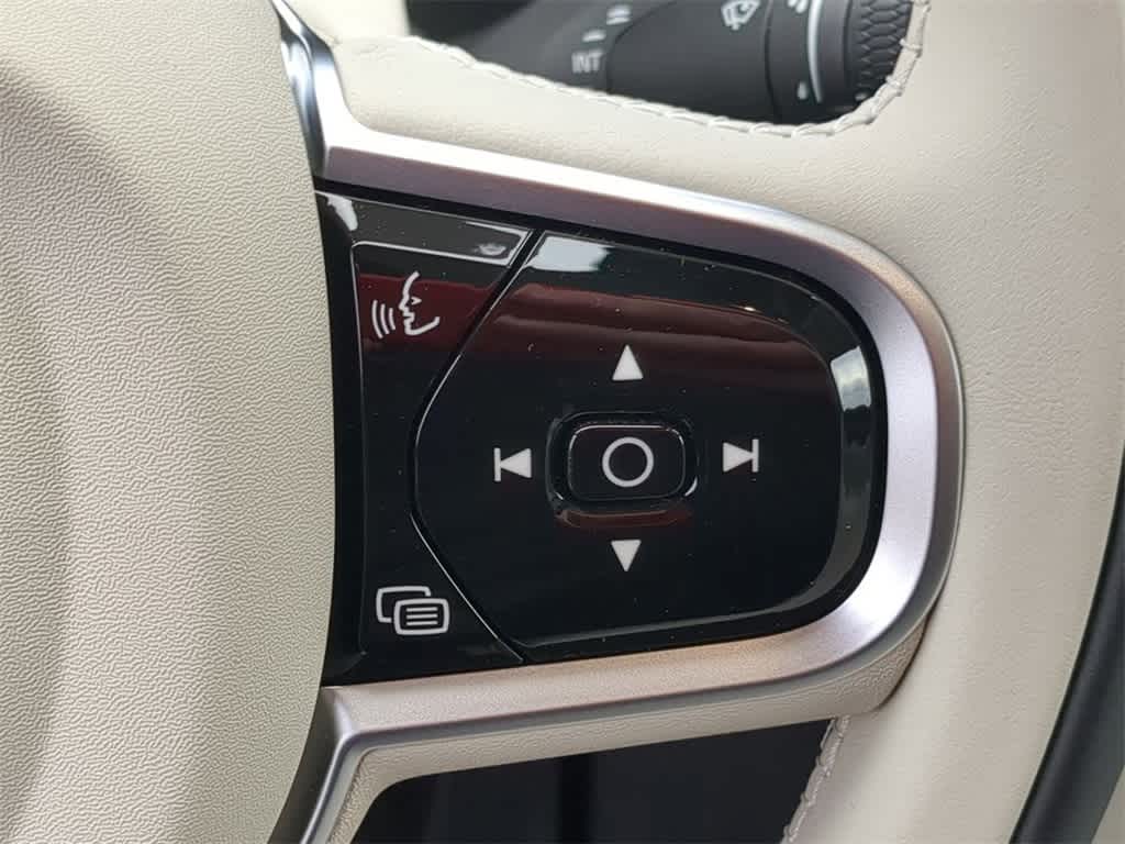 Thumbnail: 2026 Volvo XC90 - 28