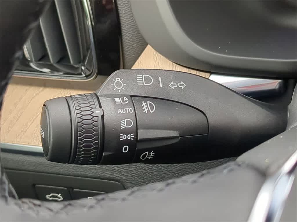 Thumbnail: 2026 Volvo XC60 - 25