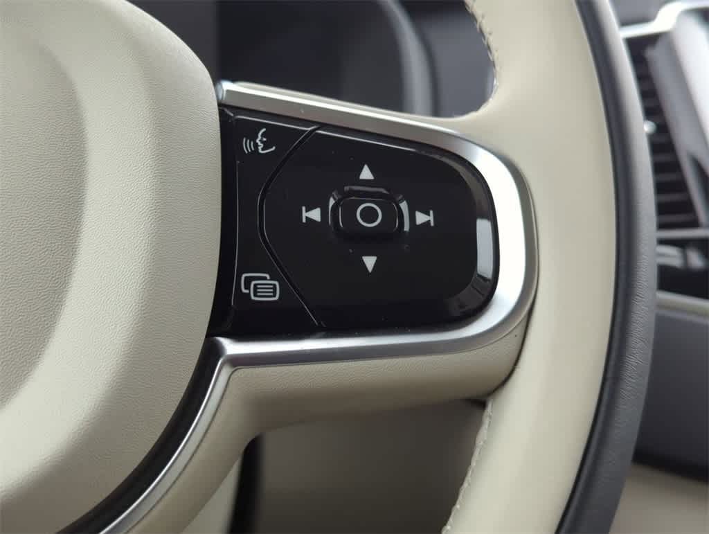 Thumbnail: 2025 Volvo XC90 - 25