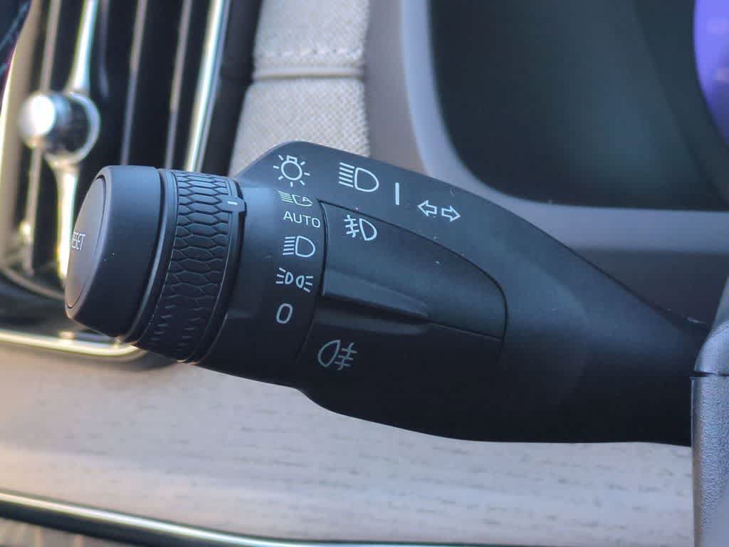 Thumbnail: 2026 Volvo XC90 - 26