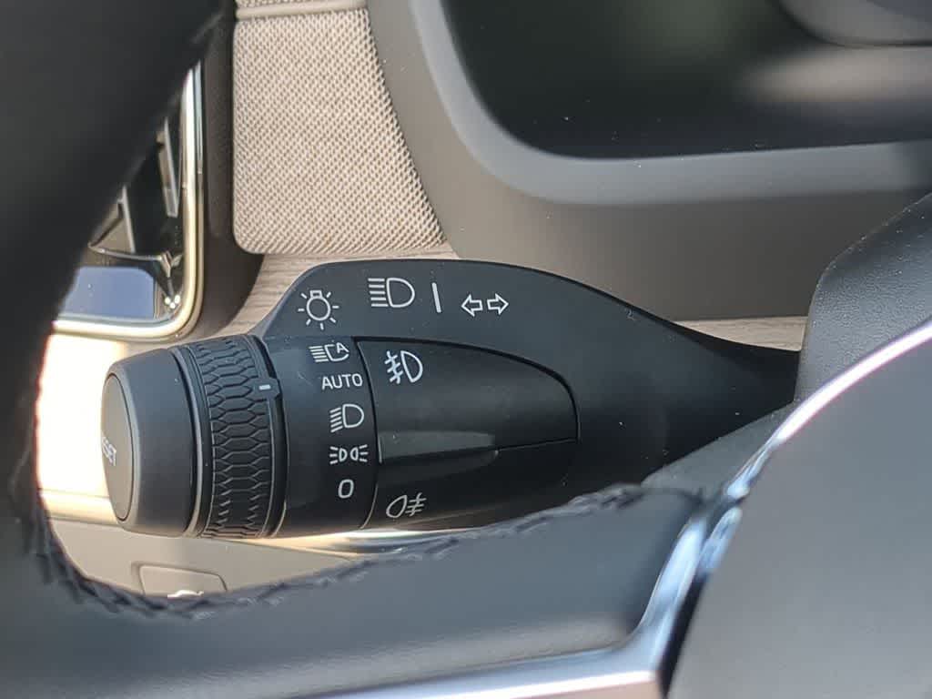 Thumbnail: 2026 Volvo XC90 - 25