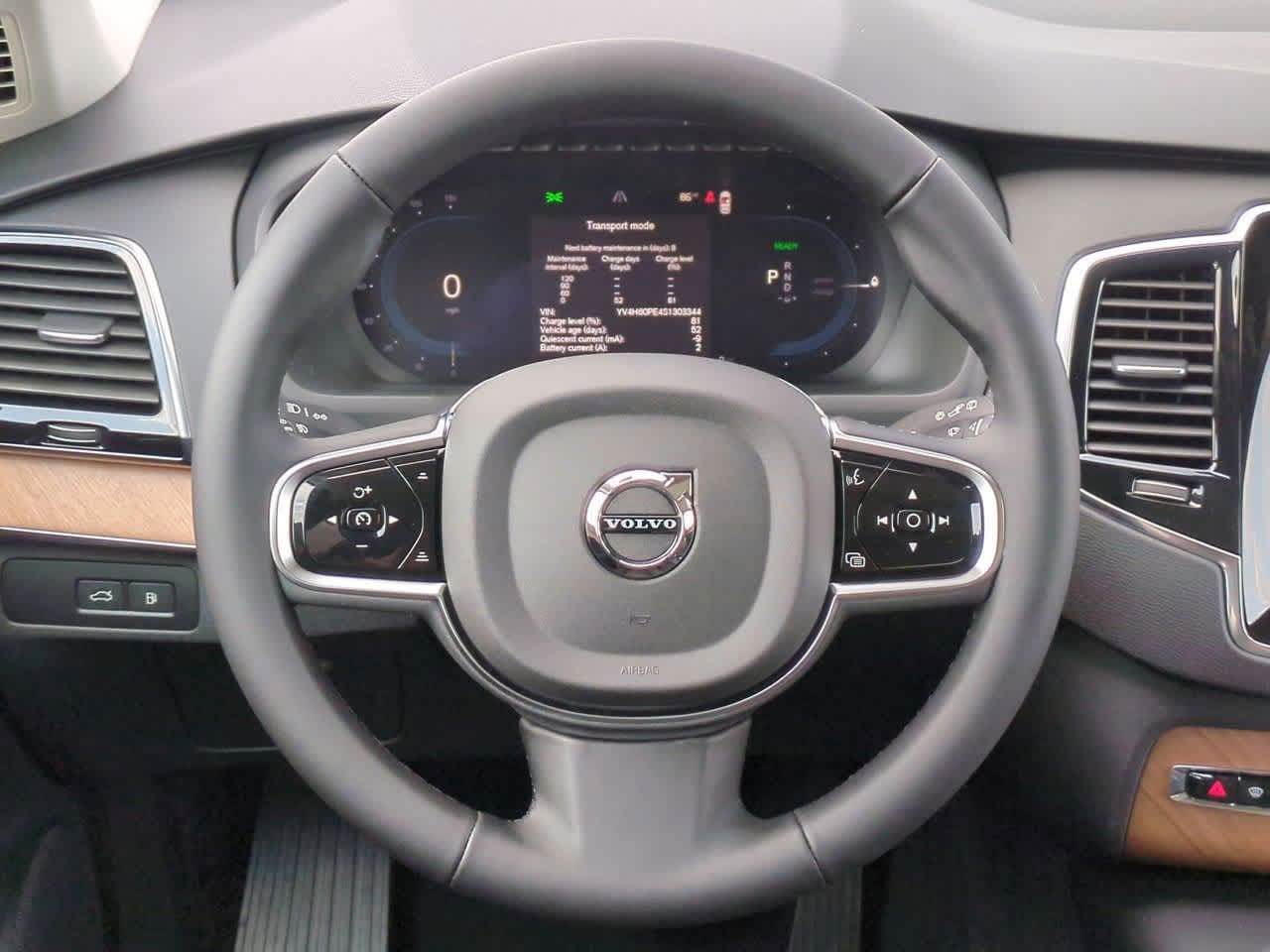 2025 Volvo XC90 T8 Plus 23