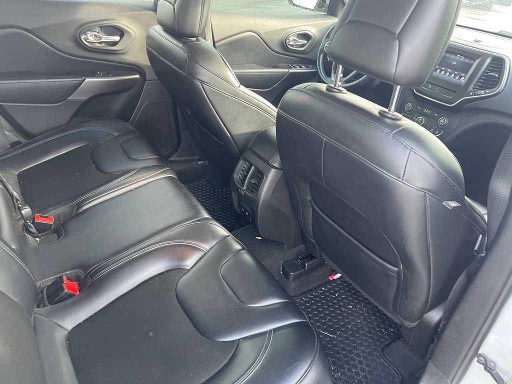 Thumbnail: 2020 Jeep Cherokee - 18