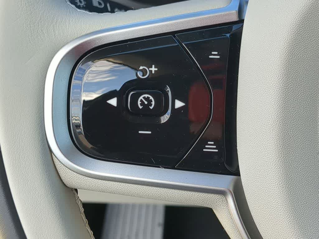 Thumbnail: 2026 Volvo XC60 - 22