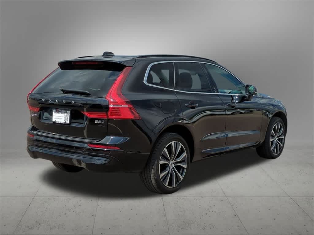Thumbnail: 2022 Volvo XC60 - 6