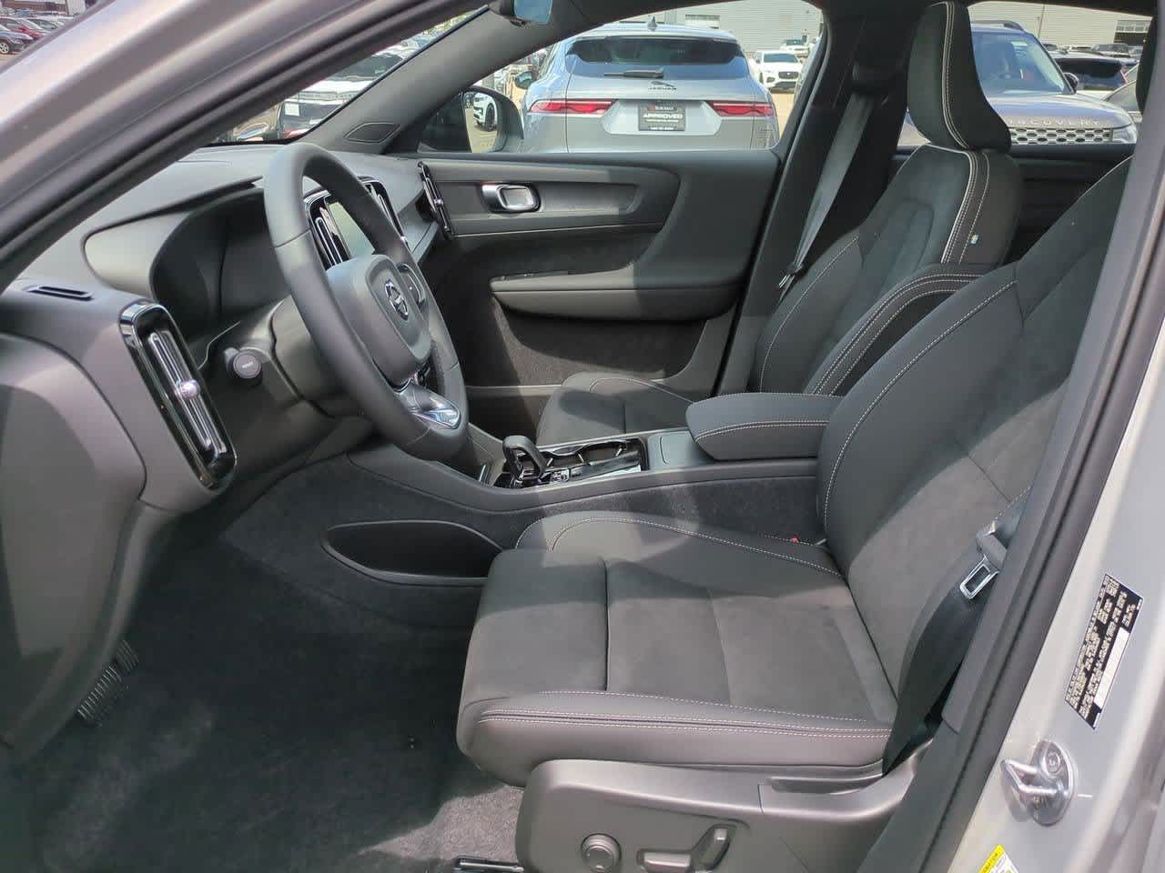 Thumbnail: 2024 Volvo C40 - 14